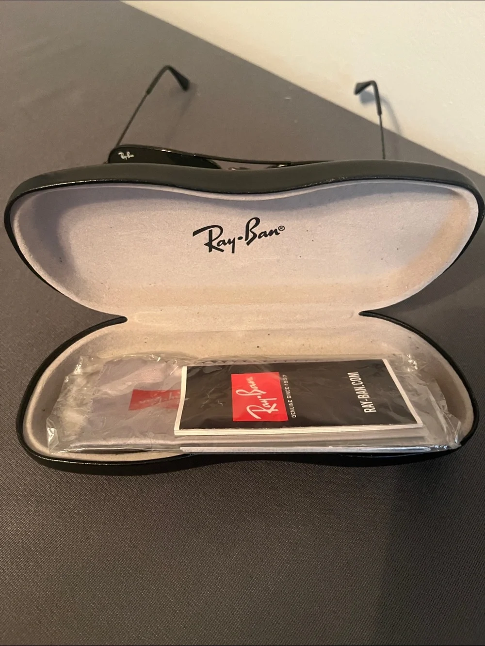 Ray-Ban Black Metal Aviator Sunglasses RB3025 unisex